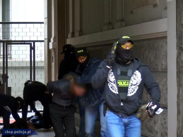 Spektakularne zatrzymanie Izraleczyka i dwóch Jordańczyków w Al. Ujazdowskich w Warszawie