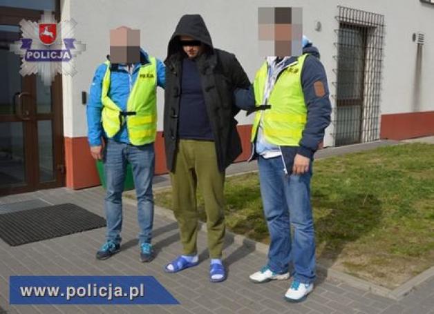 Napadli na kobietę. Weszli do domu skrępowali i ukradli funty!